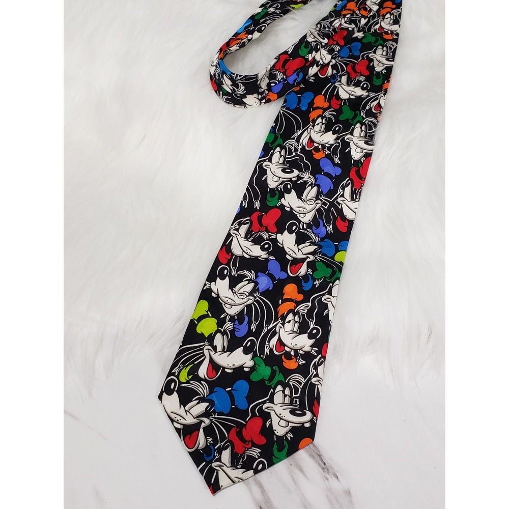 Disney Store Neck Tie Goofy Pluto Laughing 100% SILK vintage 90s black aop